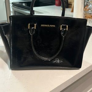 Michael kors hang bag